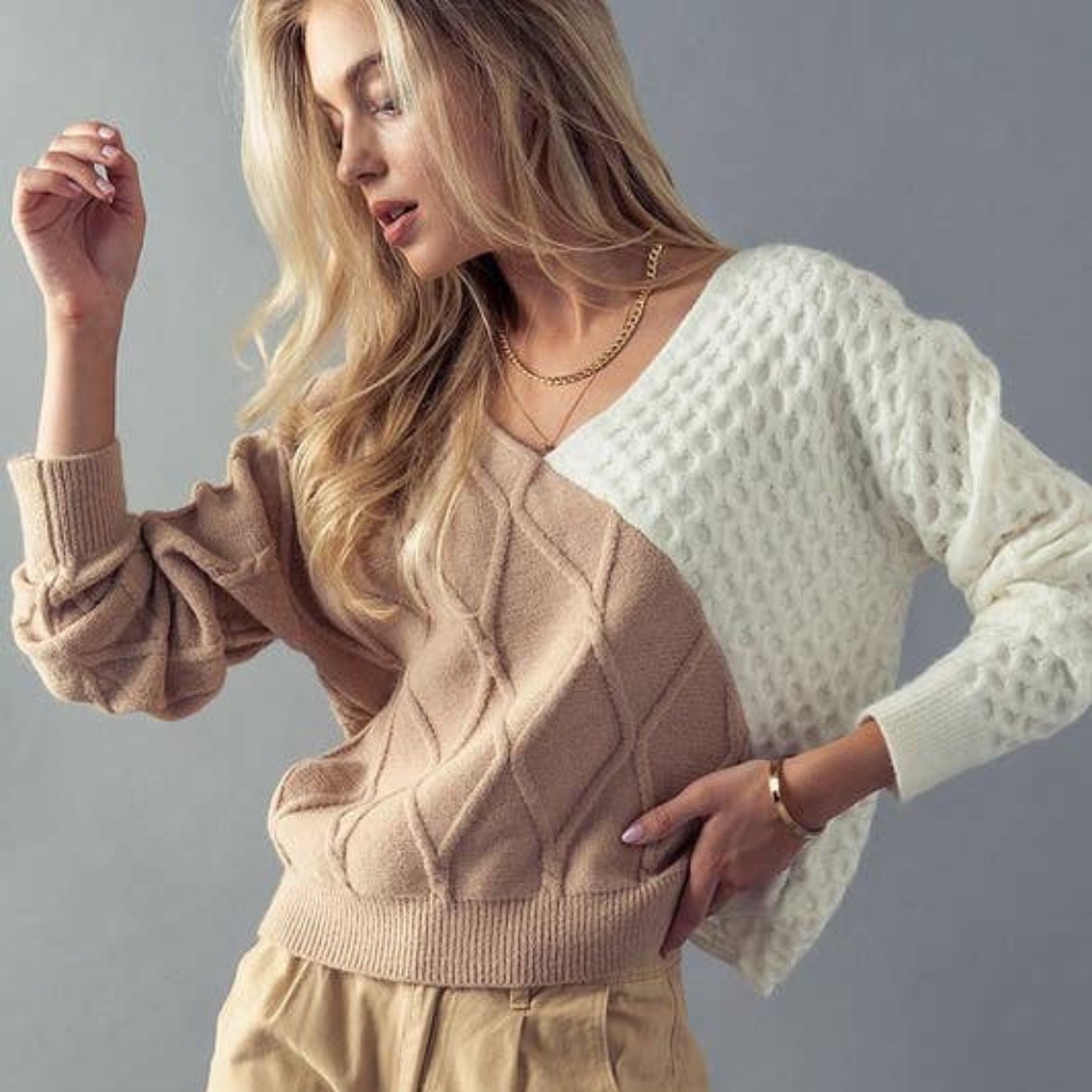 Nwt Diamond Quilted Knot Back Sweater